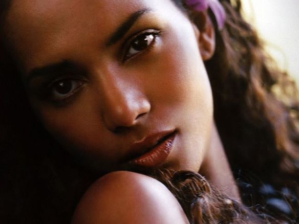 Halle Berry is one of my favorites from my youth. God, what a beauty!