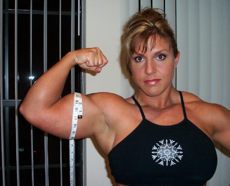 Can I measure the beautiful biceps of Gina Davis?